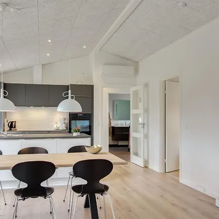 Feriehus Jirina - 750m From The Sea By Interhome *